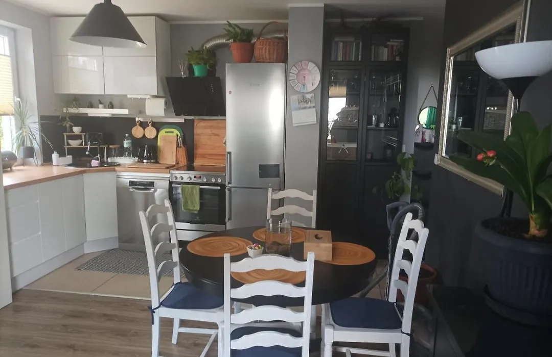 Atrakcyjny Apartament Z Duzym Ogrodem-1