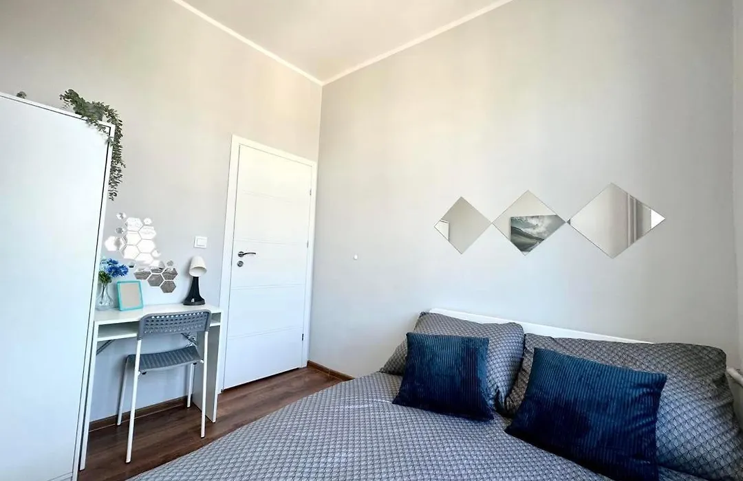 Mmrent One Way Room-1