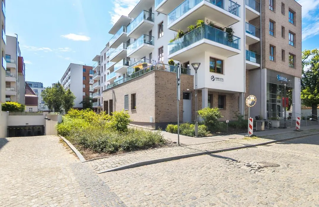 Garnizon Apartment For 6 Guests With Parking & Balcony By Noclegi Renters-1