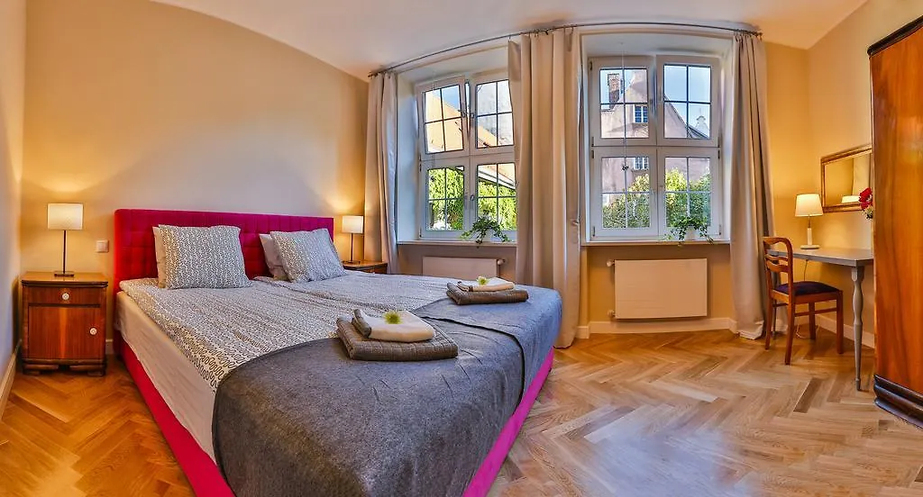 Apartament Bursztynowy Mariacka Old Town-1