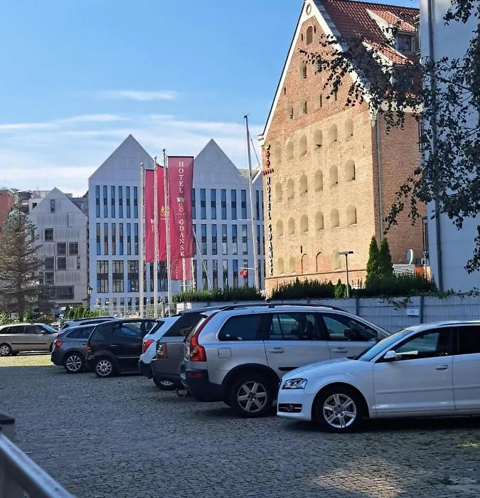 Golden Apartments Swietej Barbary-1