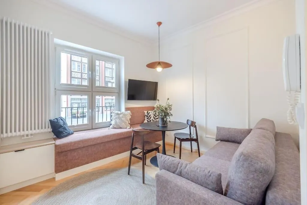 Modern Apartment In City Centre-1
