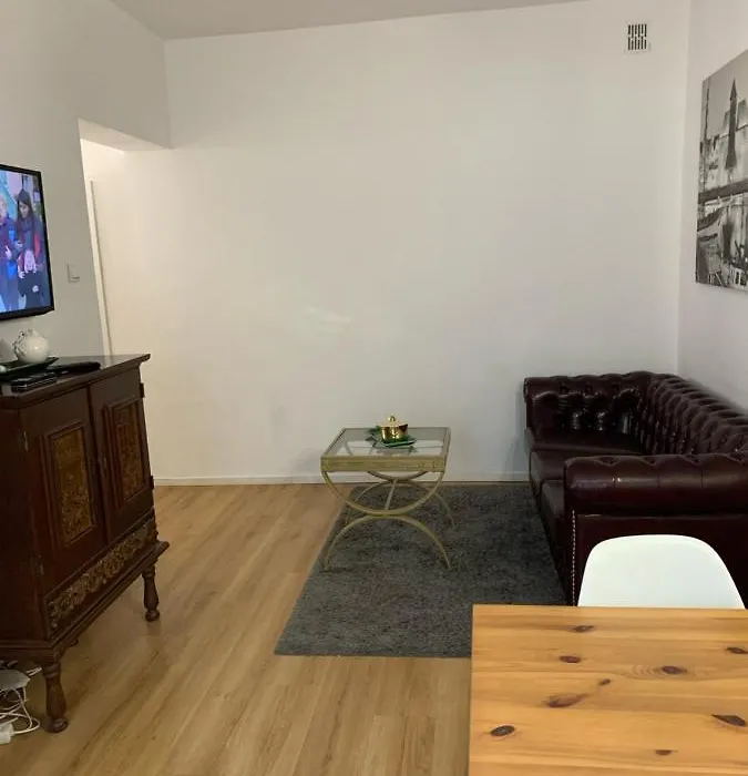 Gold Box Apartament-1