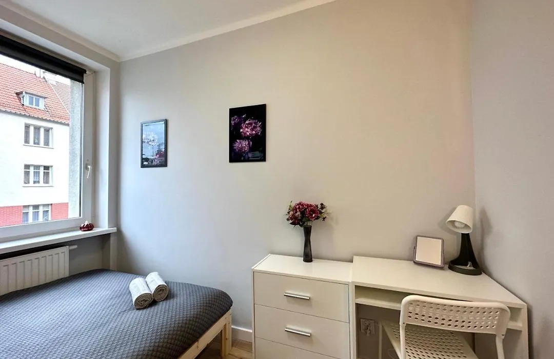Mmrent Flower Room-1