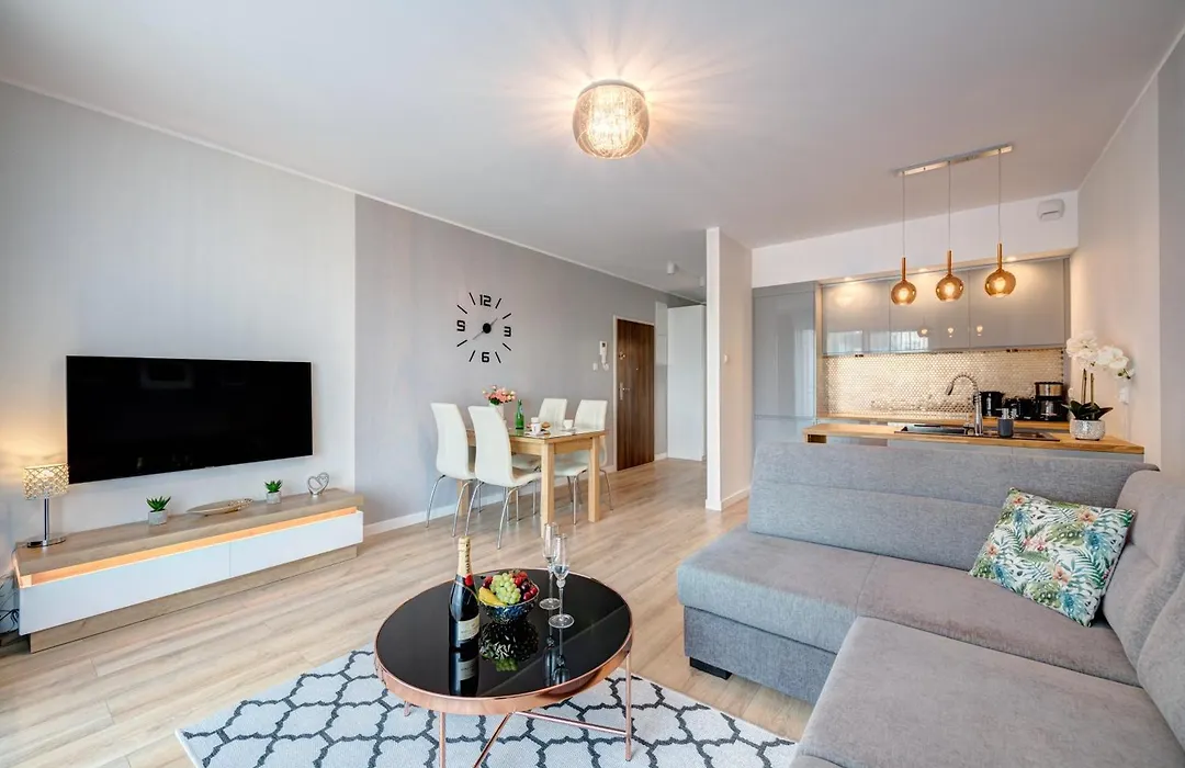 Live & Travel Apartments Number 1-1