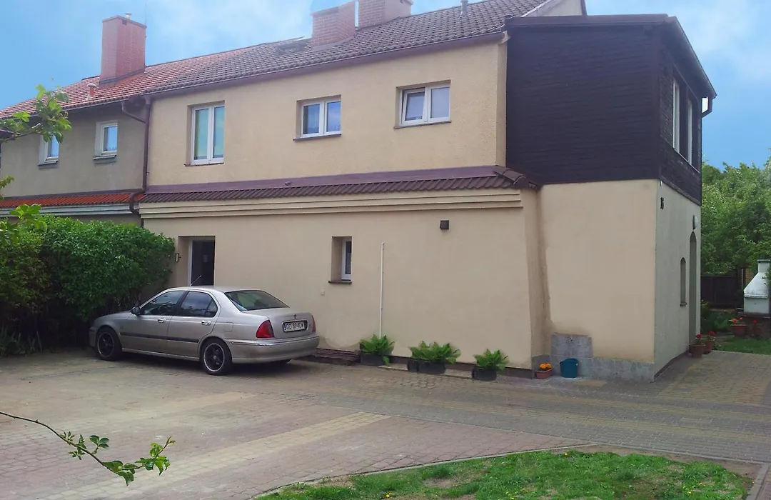 Cozy Apartment With Garden-1