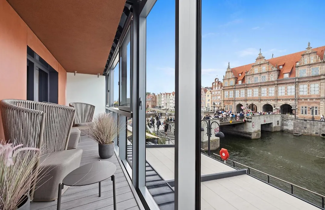Deo Plaza Riverside Deluxe Apartment By Noclegi Renters-1