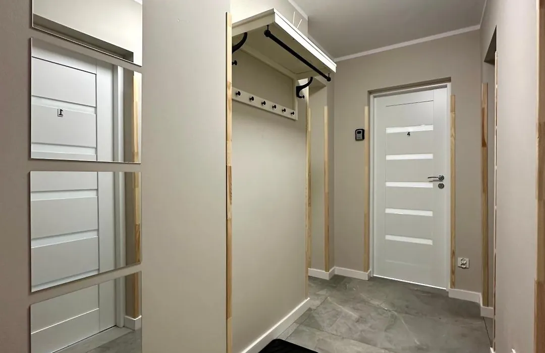 Mmrent Leaf Room-1