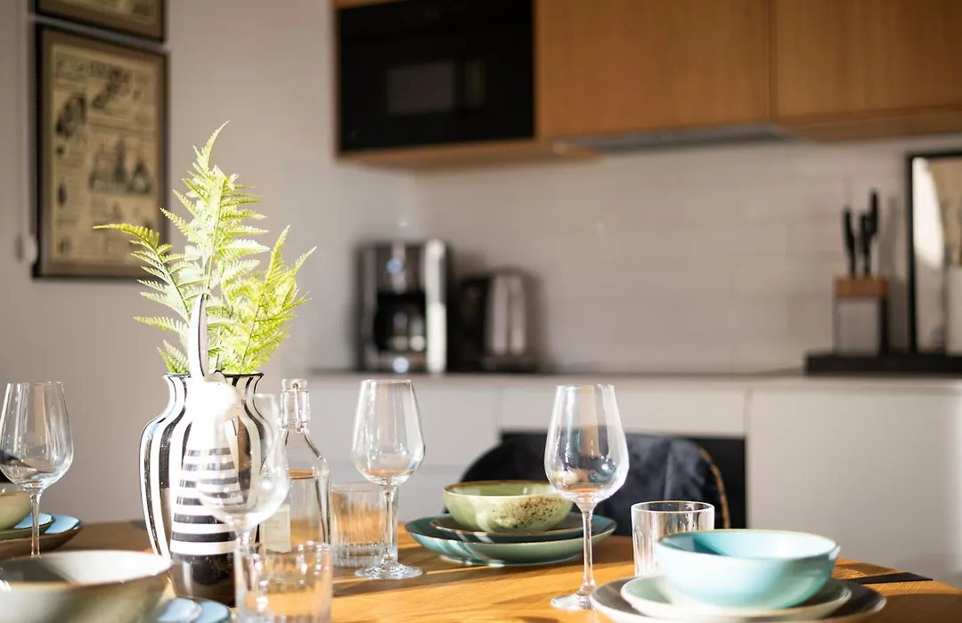 Elegancki Apartament 3city Blisko Rzeki w Gdańsku by Noclegi Renters-1