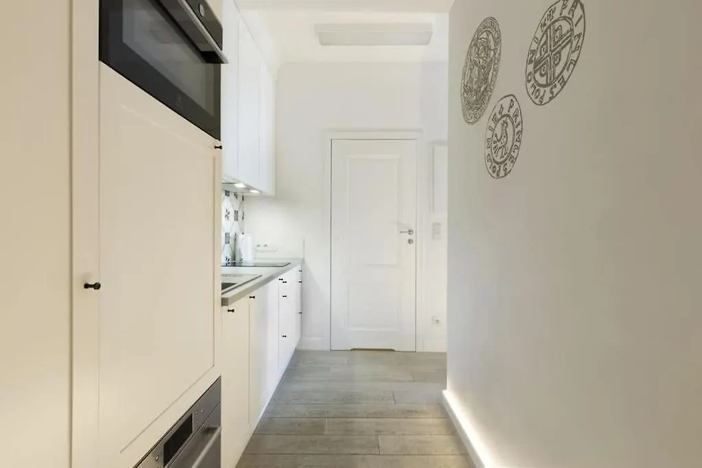 Elite Apartments Granaria Luxury Studio-1