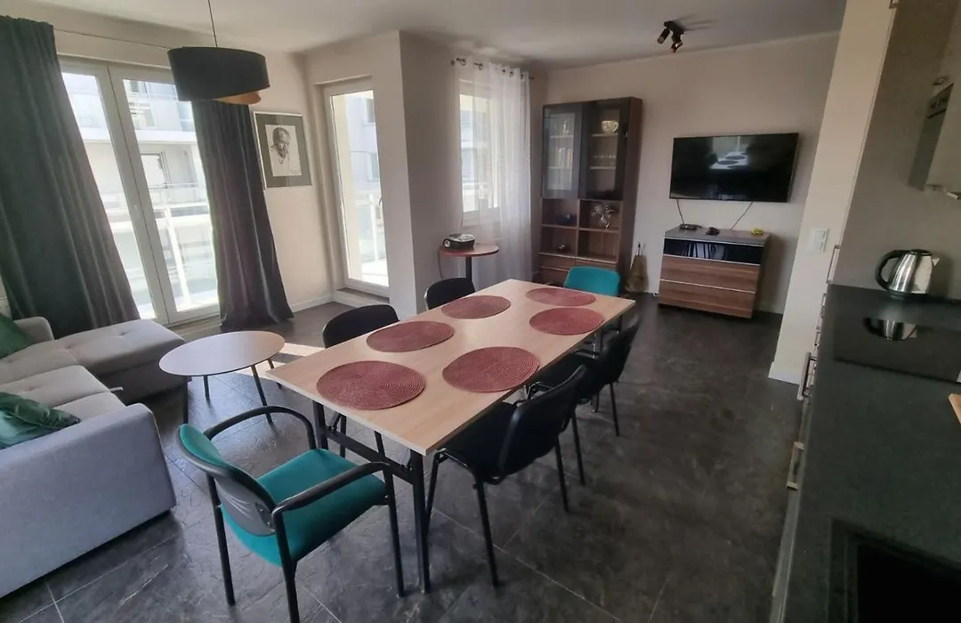 Komfortowy apartament- 1 salon, 3 sypialnie, 2 łazienki w Gdańsku-1
