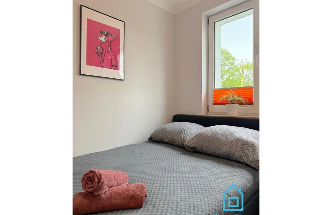 Pink Panther Room 10 Min To Old Town Gdansk,Pkp & Shopping Mall-1