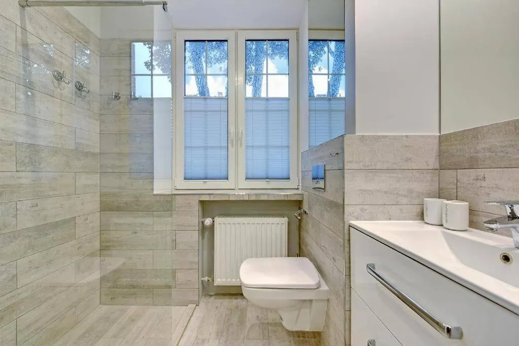 Urban Nest Group - Świętojańska 35-1
