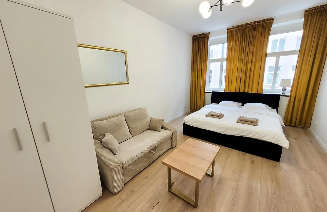 Apartament blisko Starego Miasta dla 8 osób!!-1