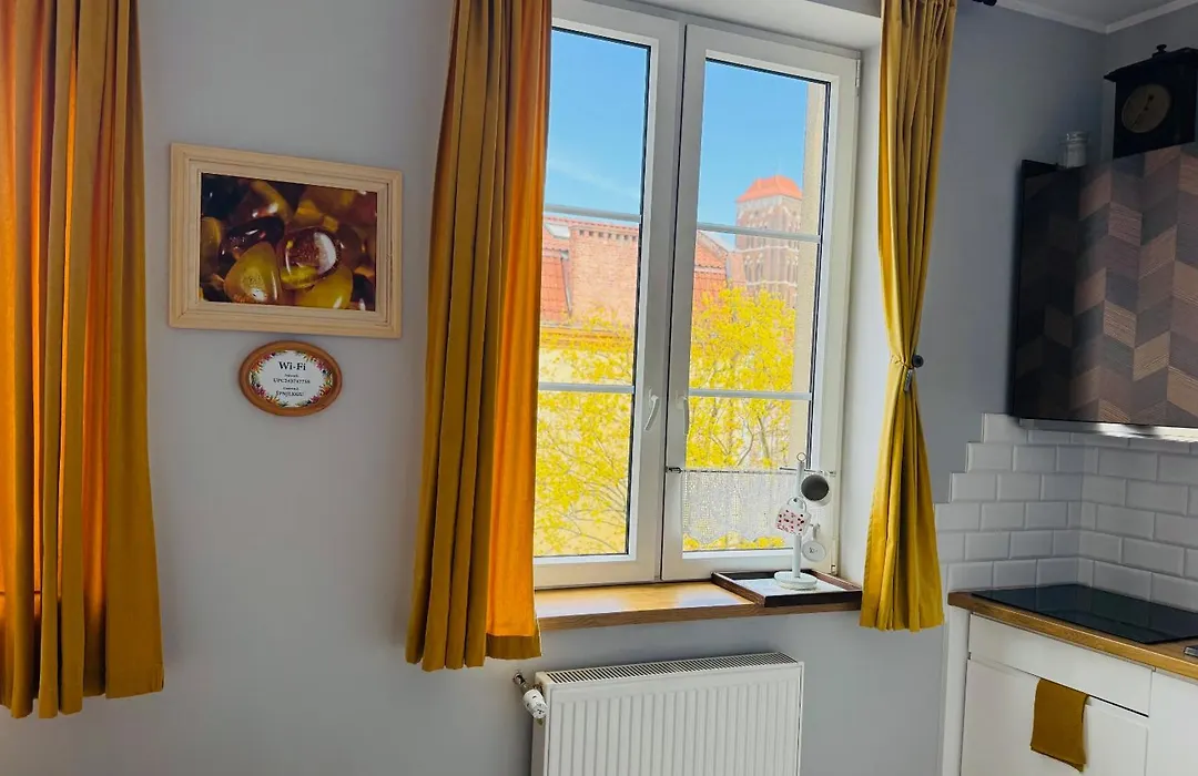 Apartament ZIELONY lub BURSZTYNOWY z parkingiem Stare Miasto Gdańsk-1