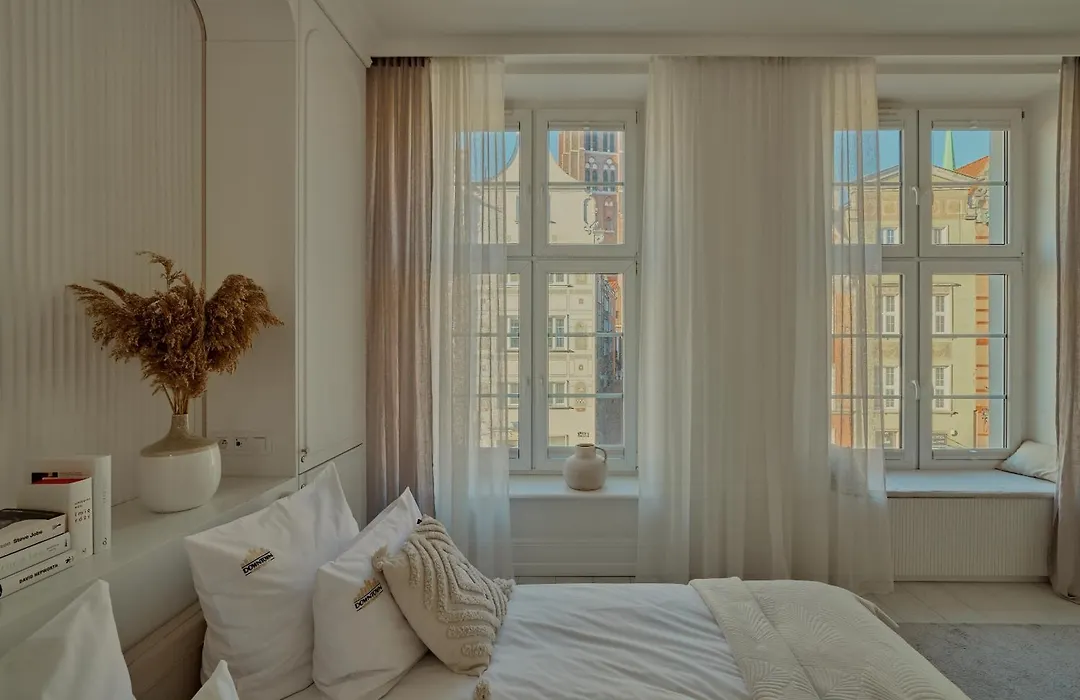 Old Town Pure White By Downtown Apartments-1