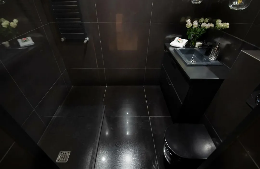 Jacuzzi Suite-1