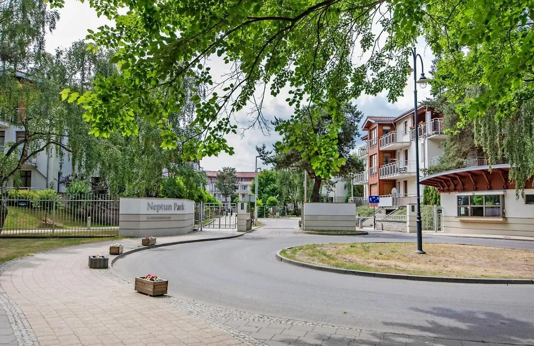 Waniliowy - Neptun Park by OneApartments-1