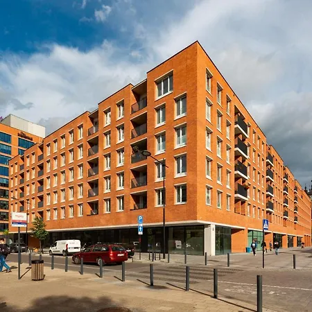 Nowoczesne Studio z Balkonem, Blisko Centrum by Noclegi Renters-2