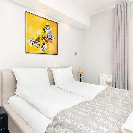 Apartments Gdańsk Drzewieckiego by Renters-3