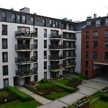 Apartamenty Centrum nad Motławą z widokiem na patio z balkonem-2