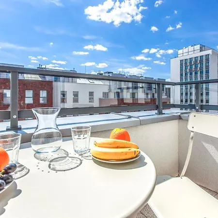 Megi & Greg Apartments-2