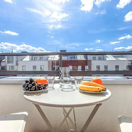 Megi & Greg Apartments-3