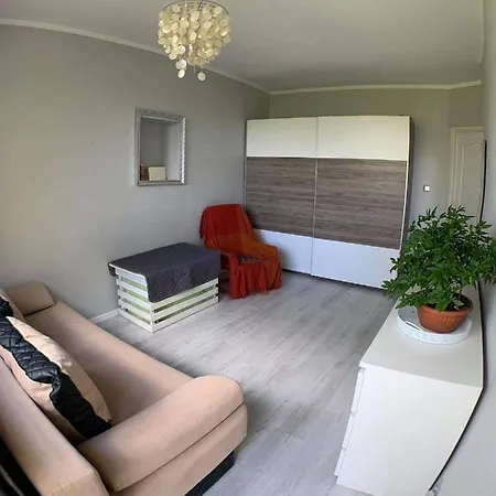 Duży dwuosobowy pokój blisko centrum z balkonem-2