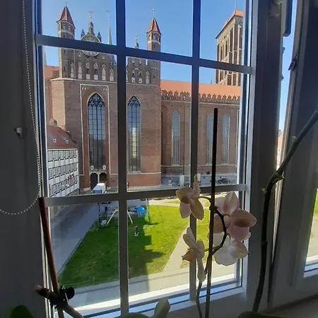 Apartment In Old Town - View Of Mariacki Church-3
