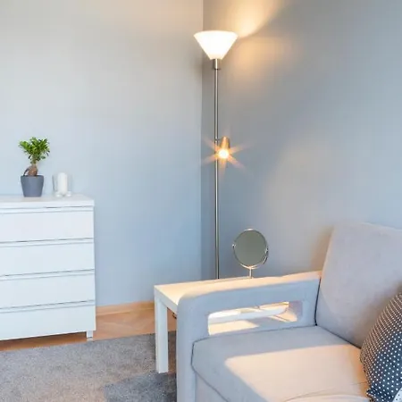 Close To Everywhere, Parking ! Happy Apartment Old Town & Main Station-2