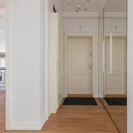 Elegant Near Old Town - Free Parking-3