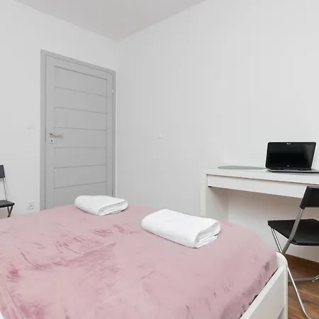 Rewita Wrzeszcz Apartments by Renters-2