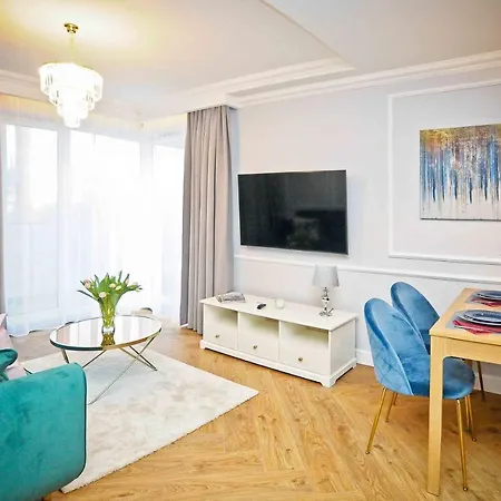 Elegant Apartment Oldtown Marina-3