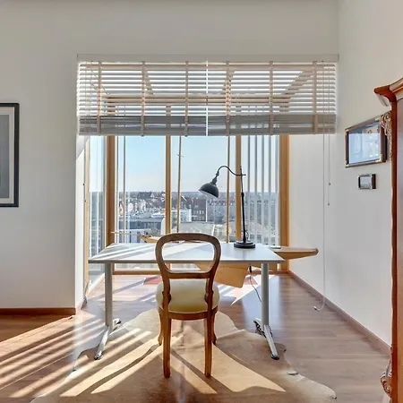 Penthouse Aura By Q4Apartments-2