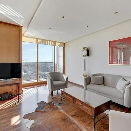 Penthouse Aura By Q4Apartments-2