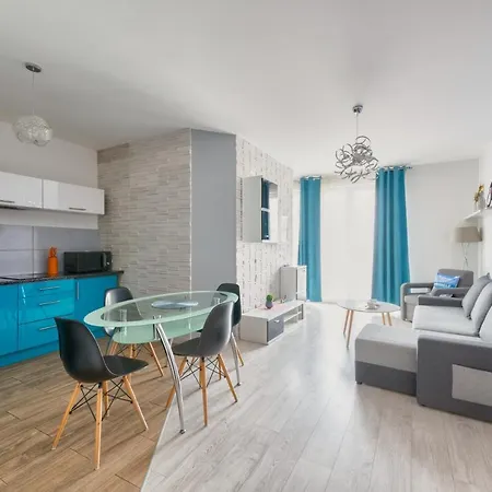 Apartments Old Town Sadowa By Noclegi Renters-2