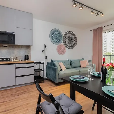 Nowa Letnica Apartment Gdańsk by Renters-3