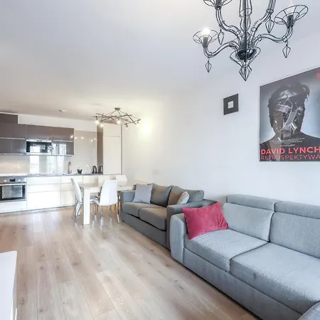 Apartmate Spacious Apartment With Balcony Oldtown For 6 People-3