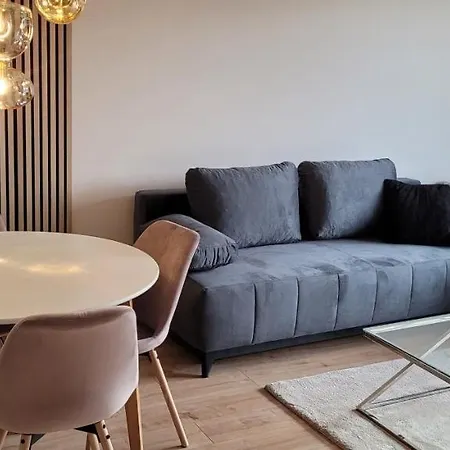 Słoneczny apartament z ogródkiem-2