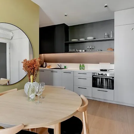 Luxury Aura 40 - 4 By Grand Apartments-3
