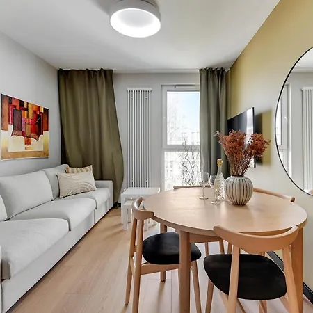 Luxury Aura 40 - 4 By Grand Apartments-2
