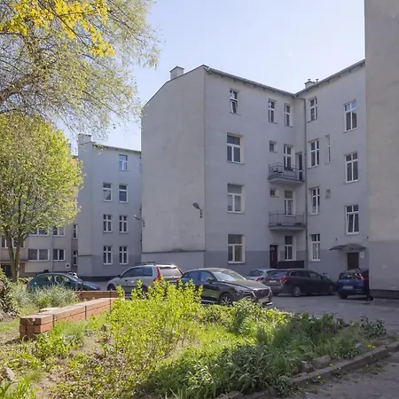 Apartament blisko Starego Miasta dla 8 osób!!-2