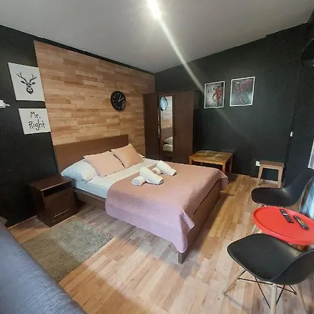 Funky Garage Studio-3
