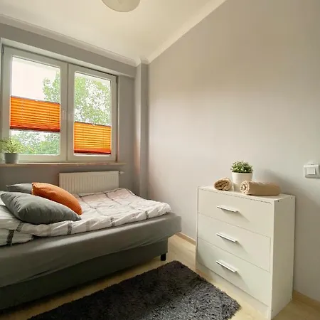 Sunny Room-2
