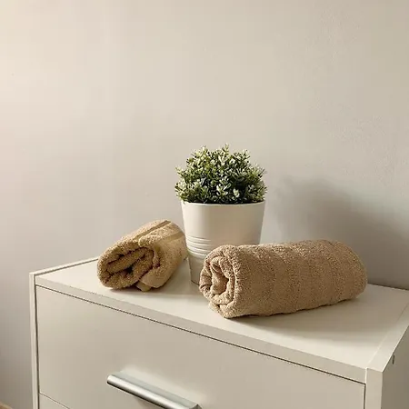 Sunny Room-3