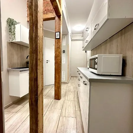 Mmrent Oak Room-2