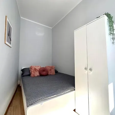 Mmrent Shadow Room-2
