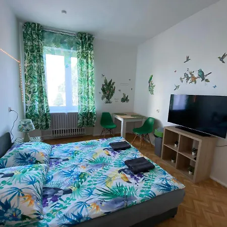 Jungle Rooms-2