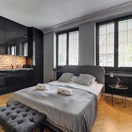Apartments Old Town Ogarna & By Noclegi Renters-2