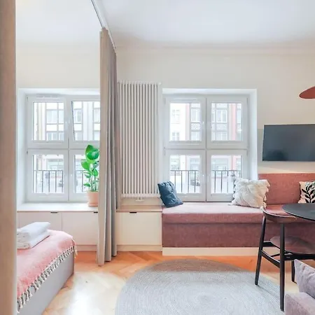 Modern Apartment In City Centre-2
